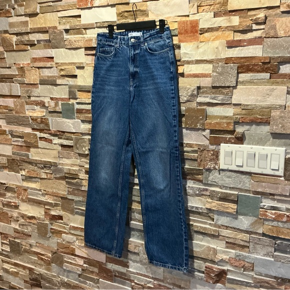 Zara High Rise Jeans - Picture 2 of 5